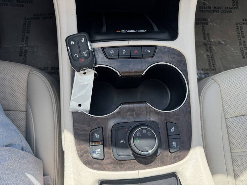 2023 GMC Acadia Denali