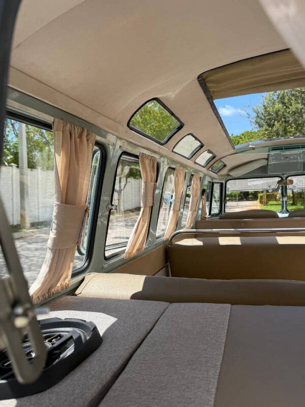 1972 Volkswagen Bus