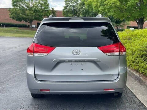 2013 Toyota Sienna XLE 7-Passenger Auto Access Seat