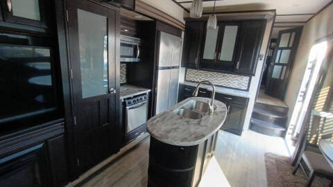 2015 Grand Design RV MOMENTUM 380TH