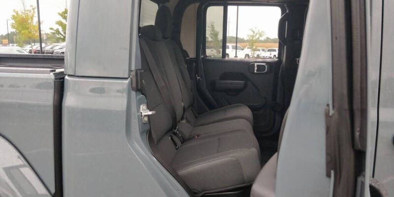 2025 Jeep Gladiator Sport