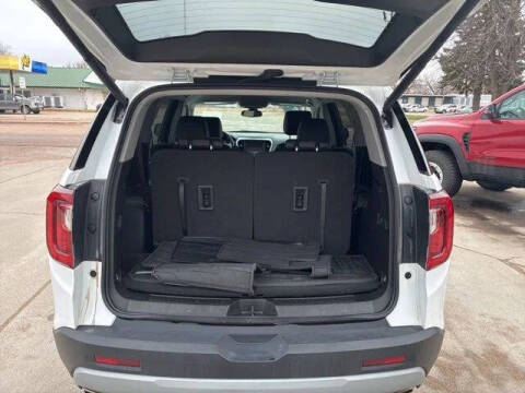 2023 GMC Acadia SLT