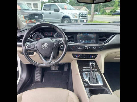 2018 Buick Regal TourX Essence