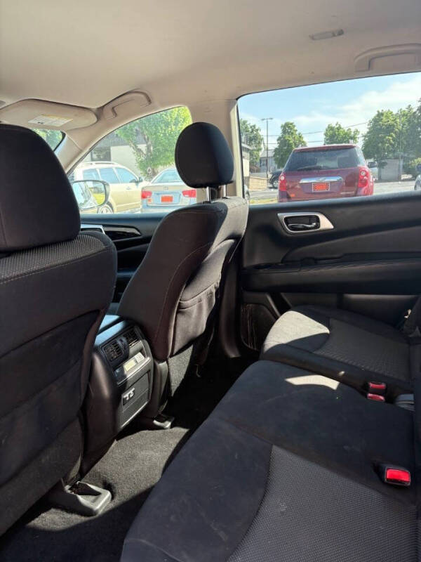 2020 Nissan Pathfinder SV