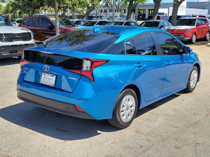 2022 Toyota Prius LE