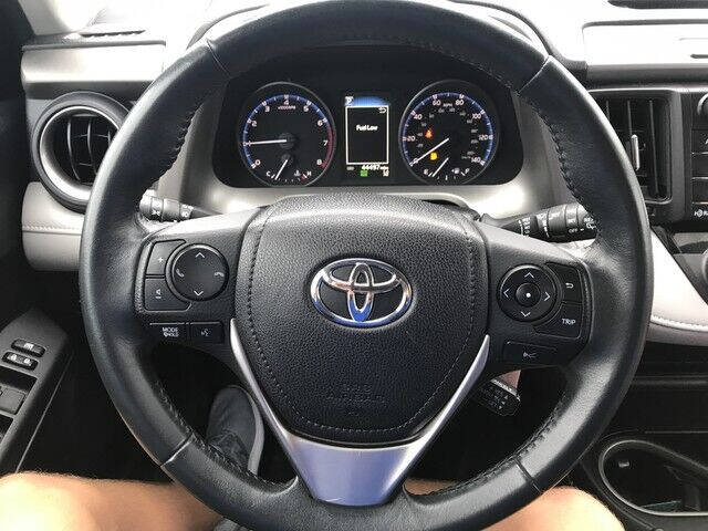 2017 Toyota RAV4 XLE