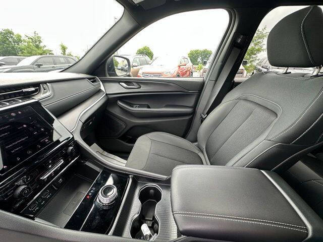 2025 Jeep Grand Cherokee Laredo X