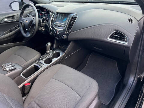 2017 Chevrolet Cruze LT Auto