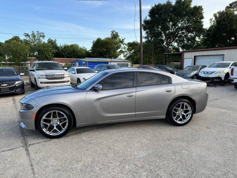 2016 Dodge Charger SE