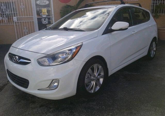 2013 Hyundai Accent for sale at VALDO AUTO SALES in Hialeah FL