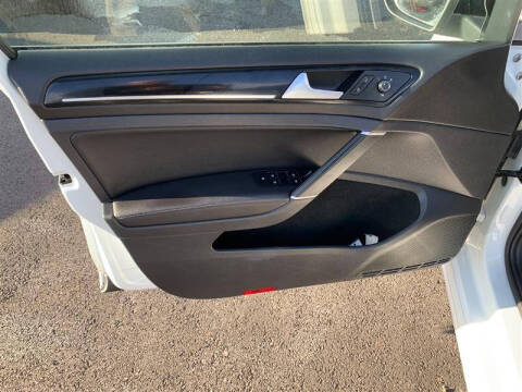 2017 Volkswagen Golf R 4Motion