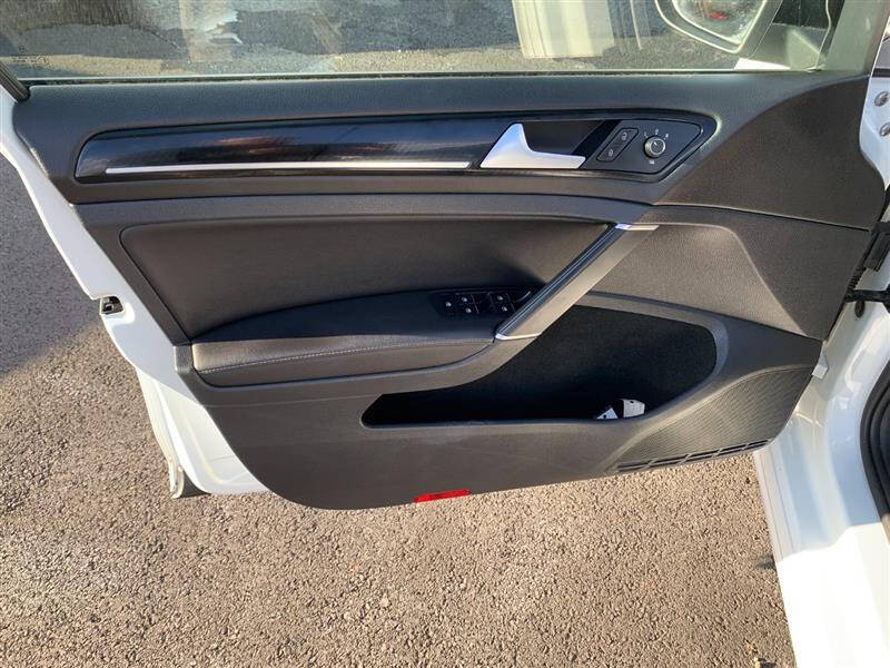 2017 Volkswagen Golf R 4Motion