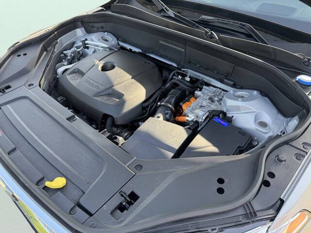 2024 Volvo XC90 Recharge T8 Ultimate Bright Theme 7P