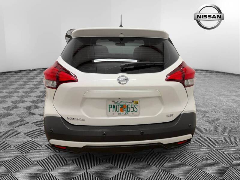 2020 Nissan Kicks SR