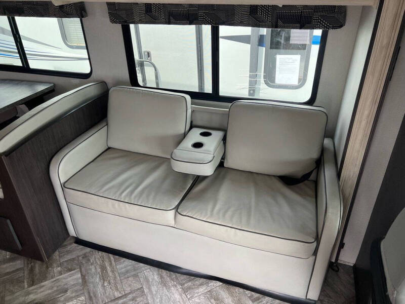 2022 Ford E-Series E-450 SD