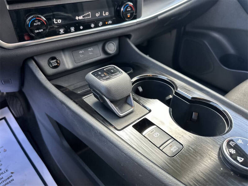 2025 Nissan Rogue SV