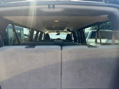 2025 Chevrolet Express LT 3500