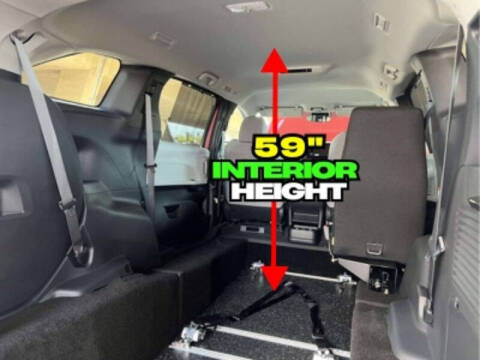 2025 Toyota Sienna LE 8-Passenger