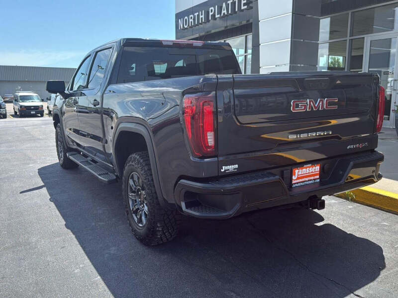 2024 GMC Sierra 1500 AT4X