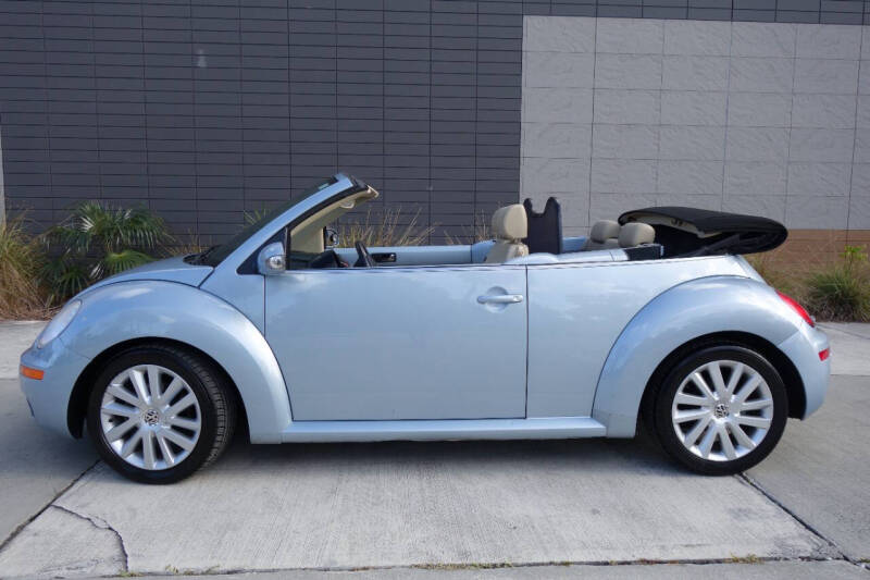 2010 Volkswagen New Beetle Convertible
