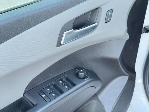 2016 Chevrolet Sonic LT Auto