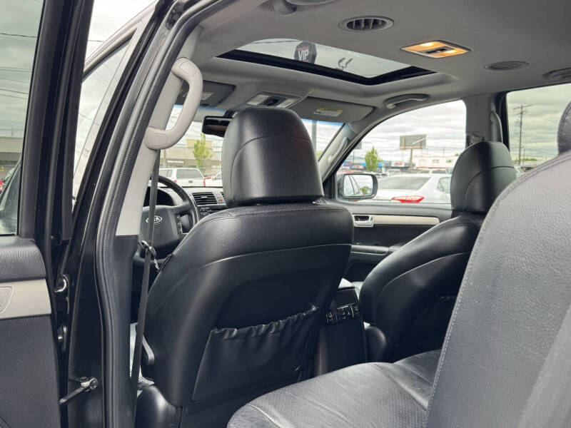 2009 Kia Borrego Limited V8