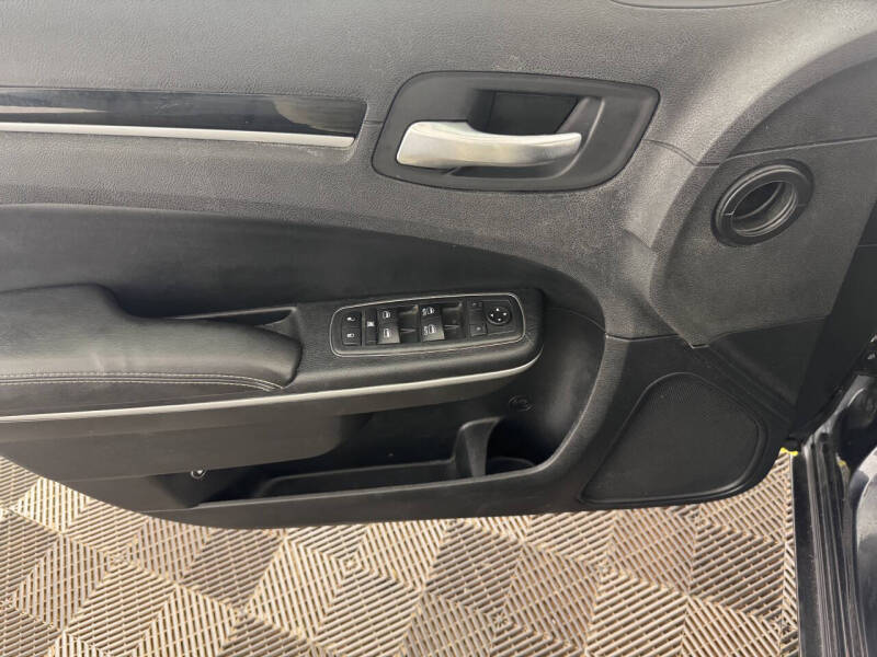 2019 Chrysler 300 S