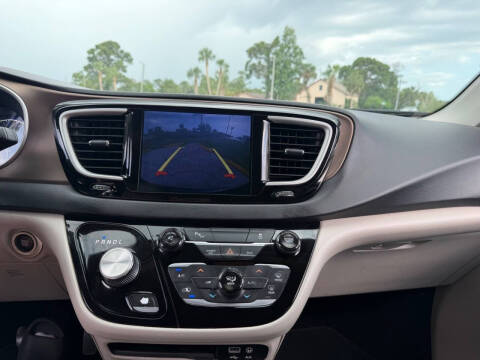 2017 Chrysler Pacifica Touring Plus