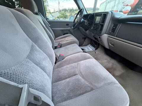 2004 Chevrolet Tahoe LS