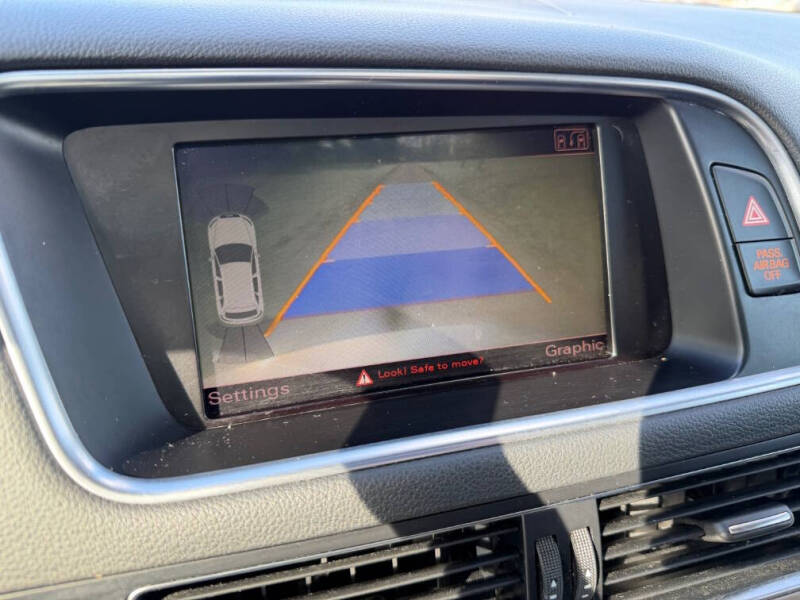 2011 Audi Q5 2.0T quattro Premium Plus