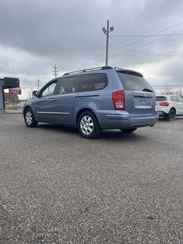 2007 Hyundai Entourage GLS