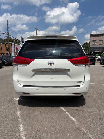 2014 Toyota Sienna Limited 7-Passenger