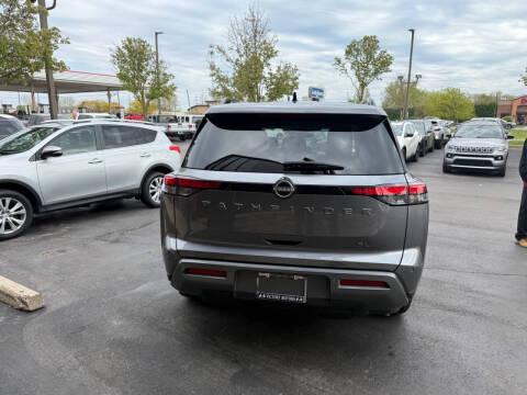 2026 Nissan Pathfinder SL