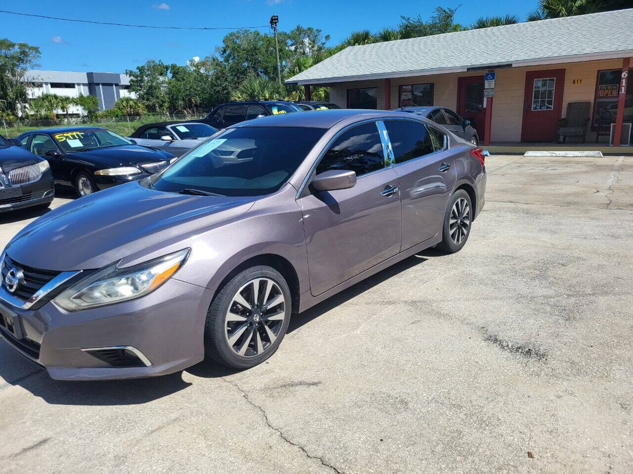 2018 Nissan Altima for sale at FAMILY AUTO BROKERS in Longwood, FL