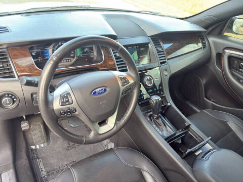 2019 Ford Taurus Limited