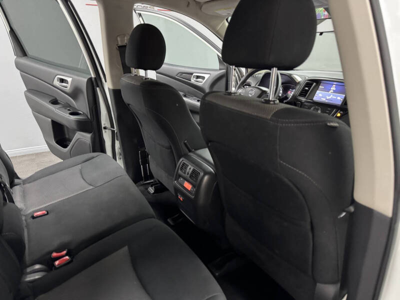 2019 Nissan Pathfinder S