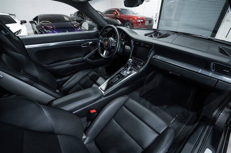 2017 Porsche 911 Turbo