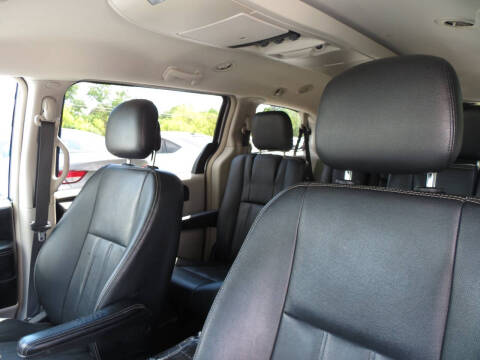2016 Chrysler Town and Country Touring