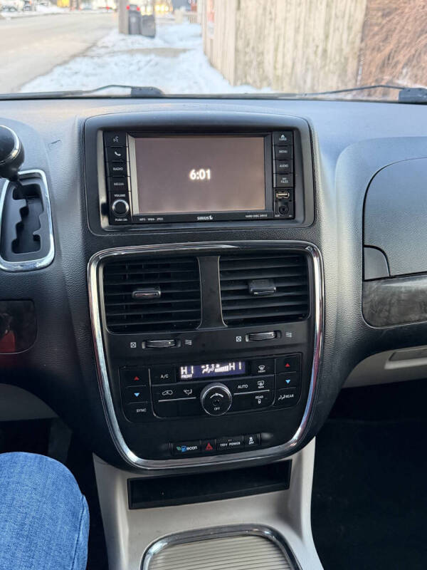 2011 Dodge Grand Caravan Crew