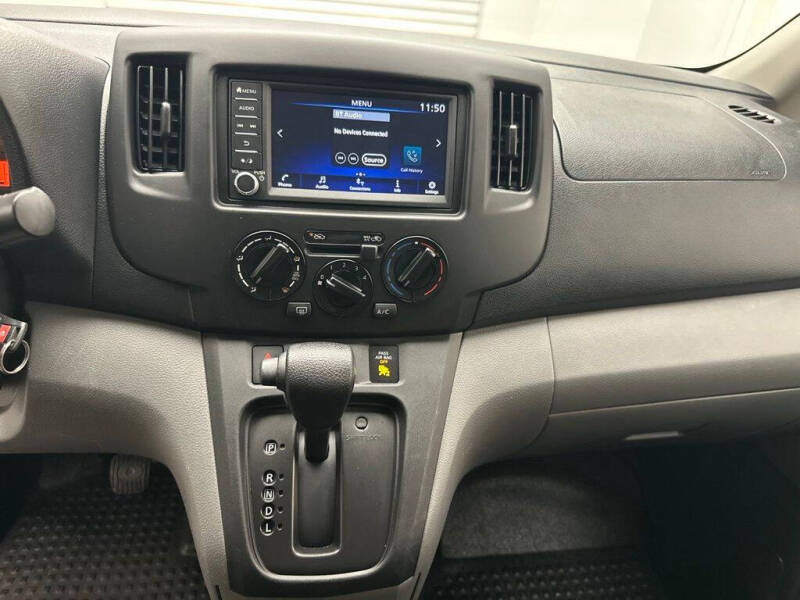 2020 Nissan NV200 SV