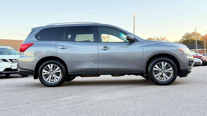 2019 Nissan Pathfinder S