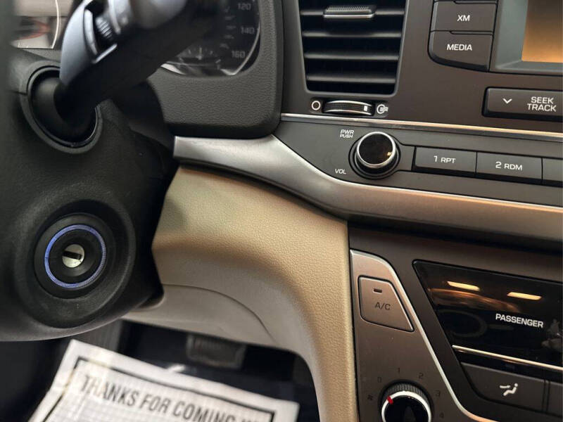 2017 Hyundai Elantra