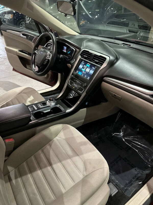 2018 Ford Fusion Hybrid SE