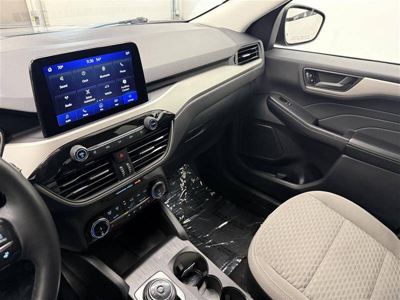 2022 Ford Escape Hybrid SE