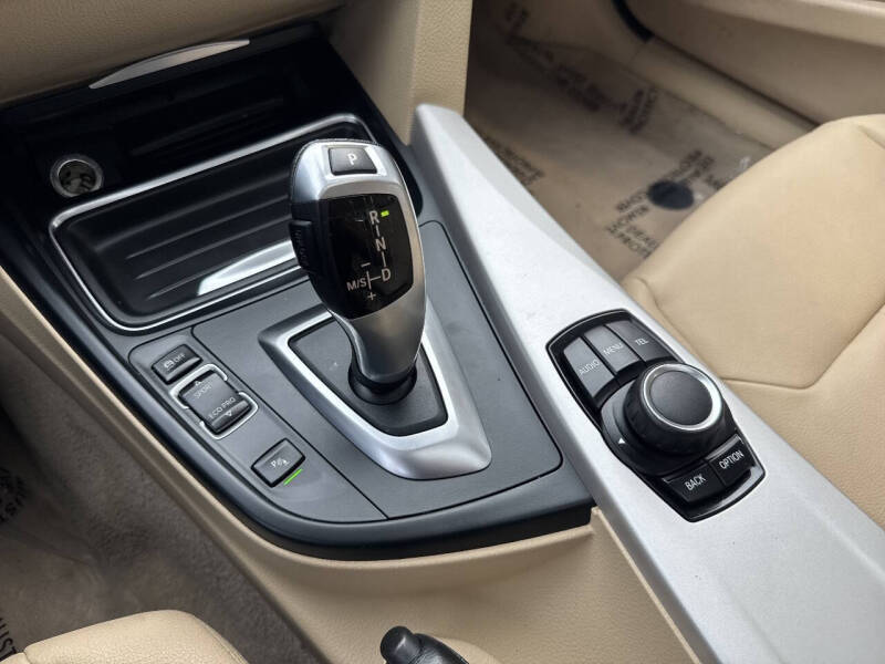 2014 BMW 3 Series 320i