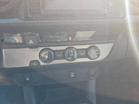 2016 Toyota Tacoma SR