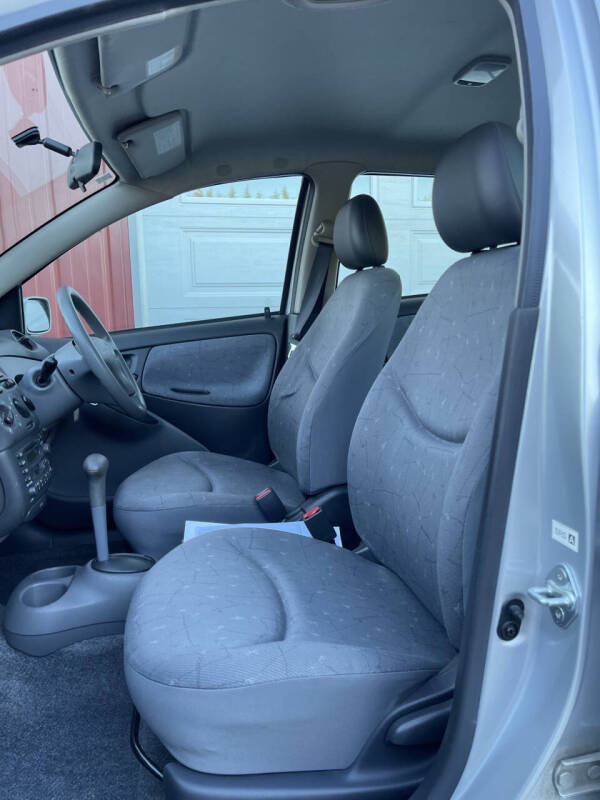 2000 Toyota Vitz Yaris