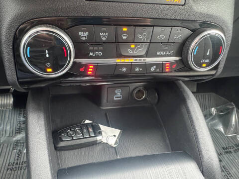 2022 Ford Escape SE