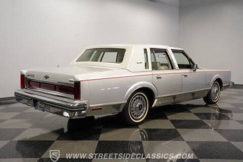 1984 Lincoln Town Car