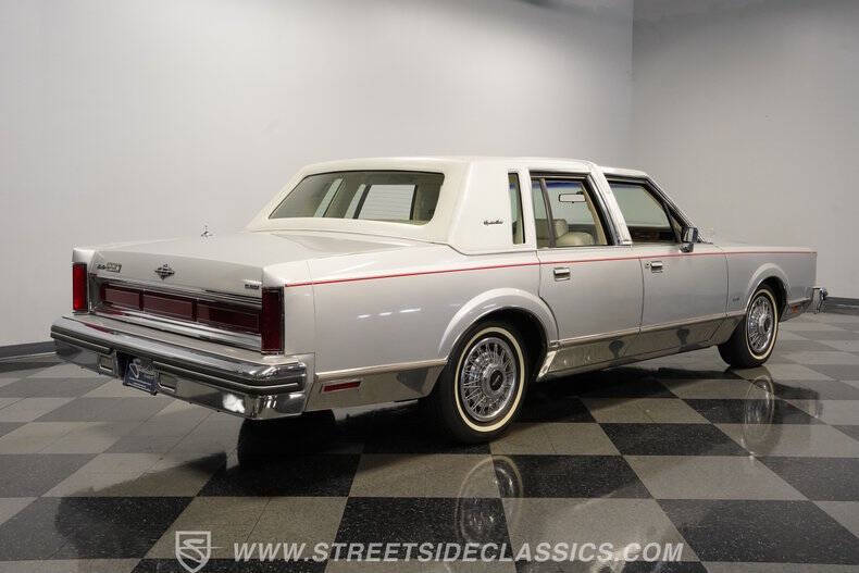1984 Lincoln Town Car